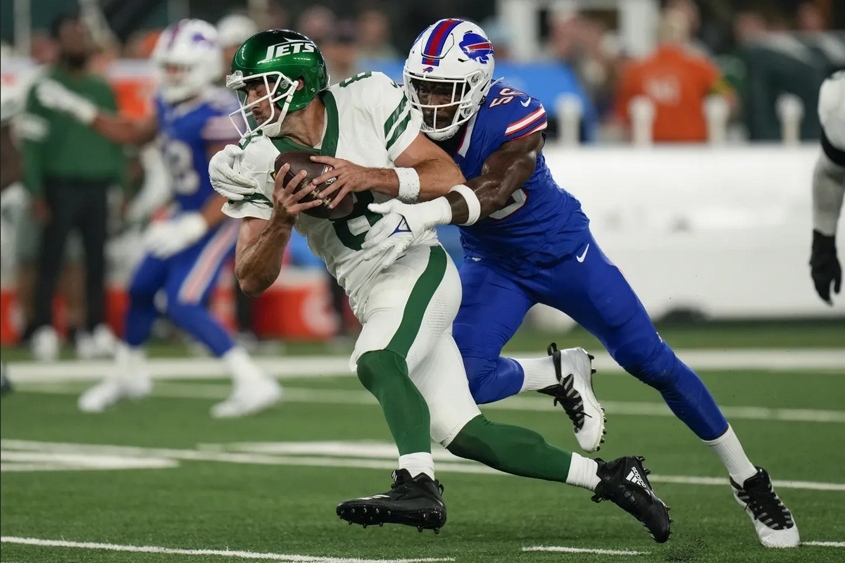 NFL: Culpan al césped artificial por la lesión de Rodgers
