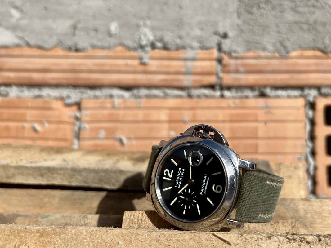 EB0DB1DE-000D-4001-8222-DD63589FC9D0