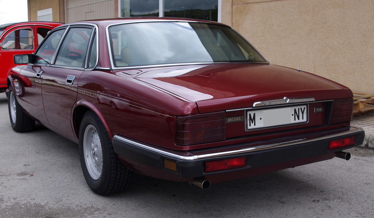 1992_Jaguar_XJ6_(5065582932)_(cropped)