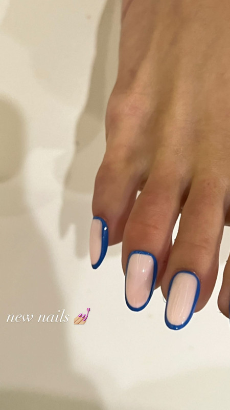 Dixie-DAmelio-Feet-6483847