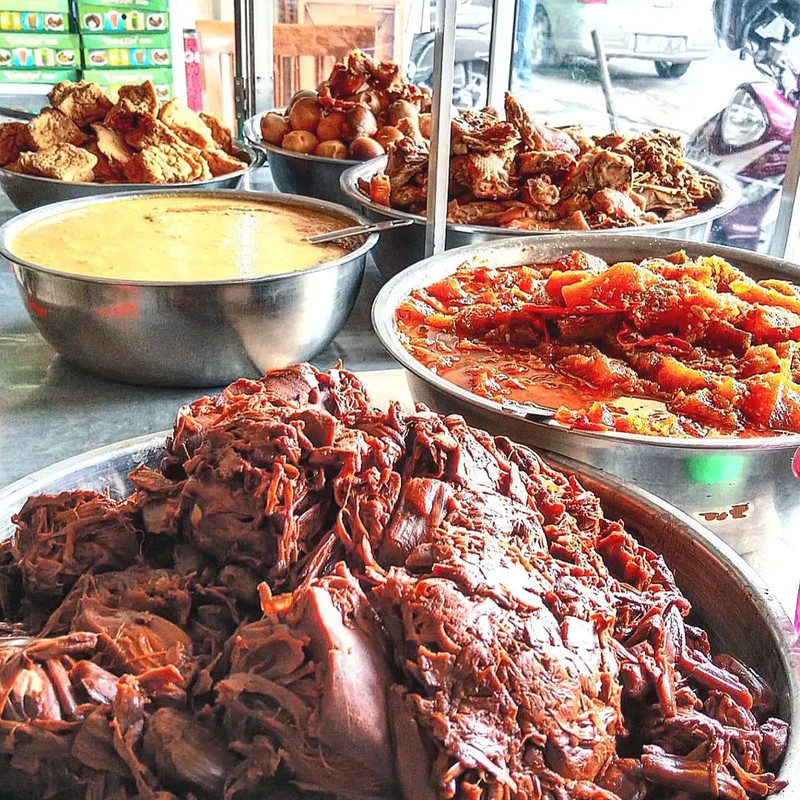 Gudeg Ayu Ketelan, pilihan tempat makan siang enak dekat Stasiun Solo Balapan.
