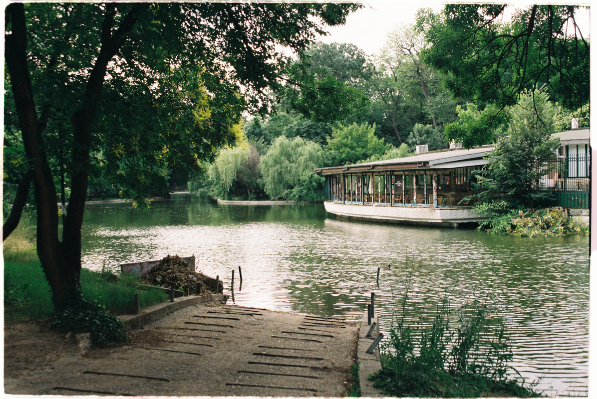 R1-09355-004-A.jpg