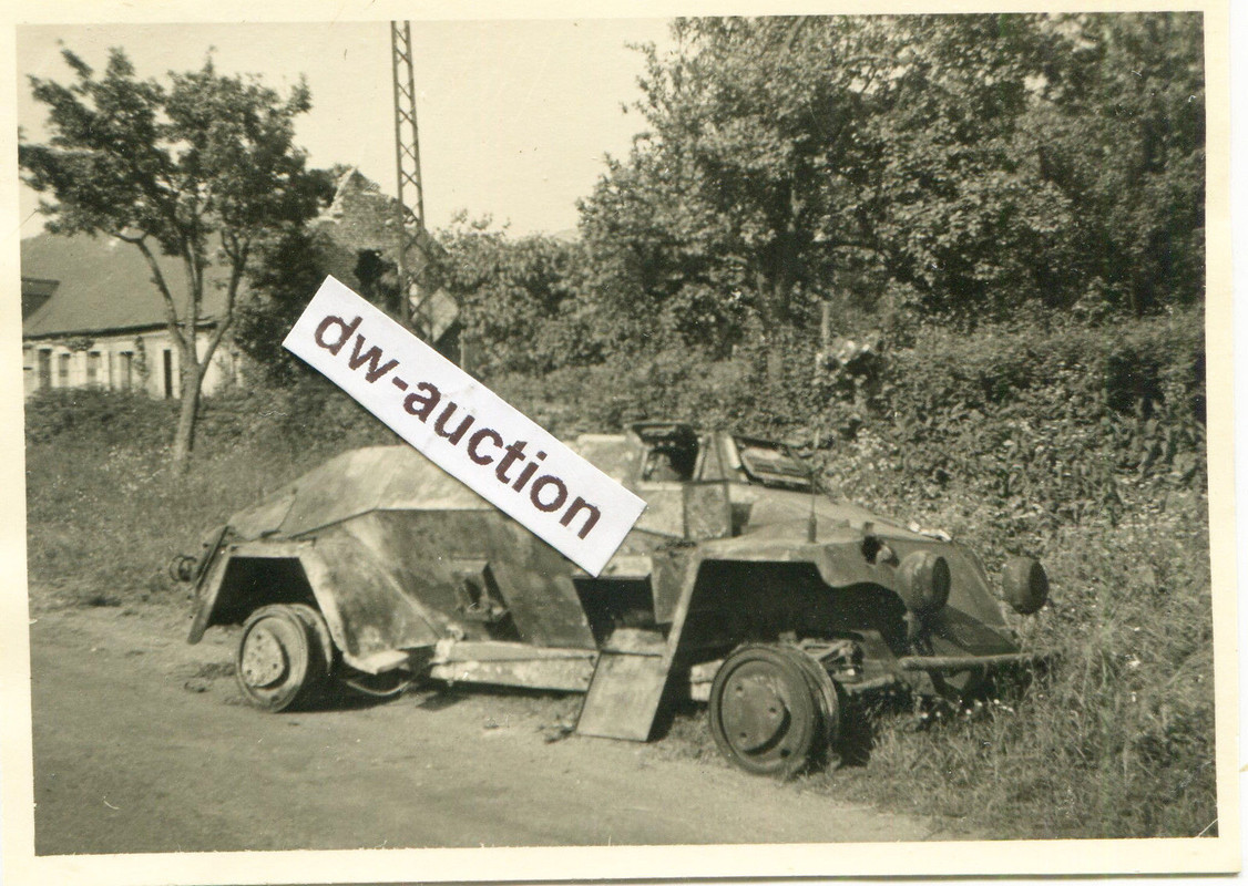 Frankreich , ausgebrannter Panzer Spähwagen