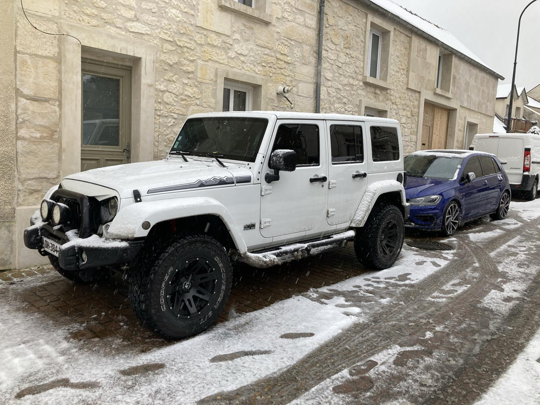 B1E77284-2B5A-4F66-AC6F-A3BA93344B24