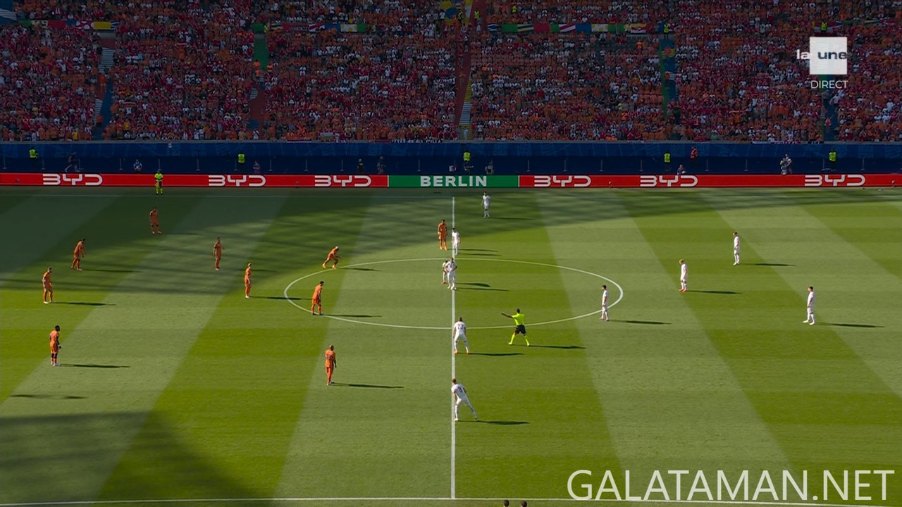 06-25_17-35-00_la une (fre).ts_snapshot_00.25.33.307