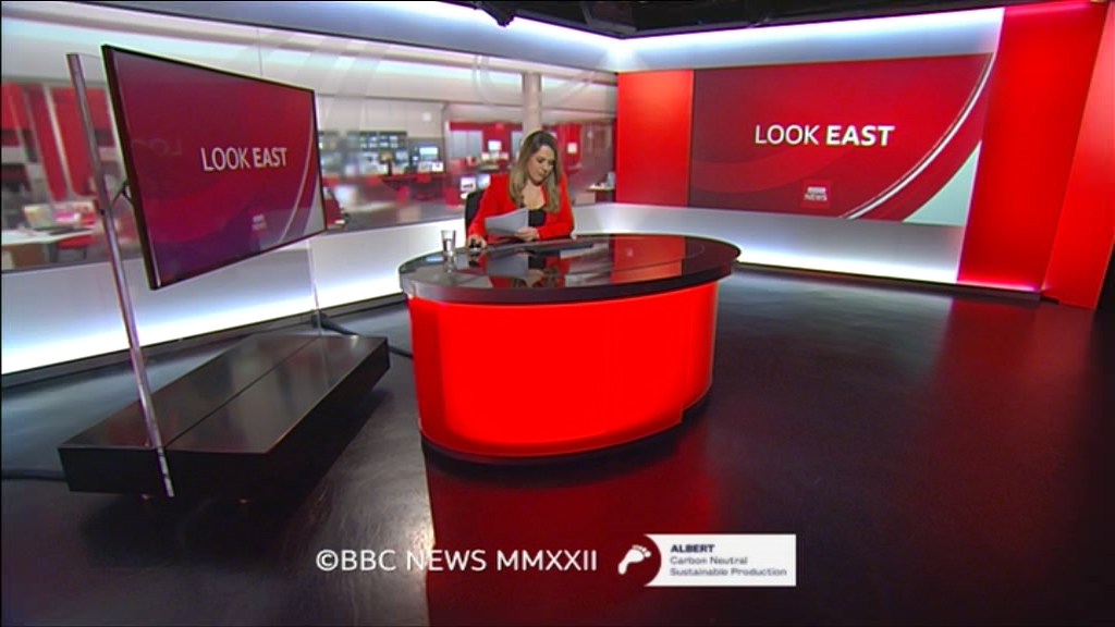 01.27 - 18.30.00 - This Is BBC One HD. Please switch over to BBC One.ts_snapshot_26.44.509