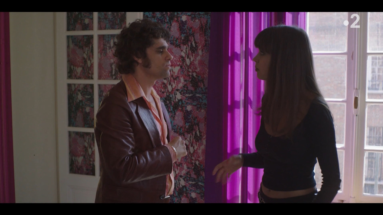 2022-05-13_21_10_Fr2_Les-petits-meurtres-d-Agatha-Christie-70-s_3x2_La-chambre-noire.mp4_snapshot_16