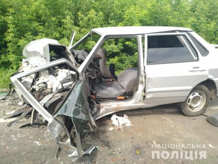 ДТП в Харьковской области: автомобиль разбился вдребезги (фото)