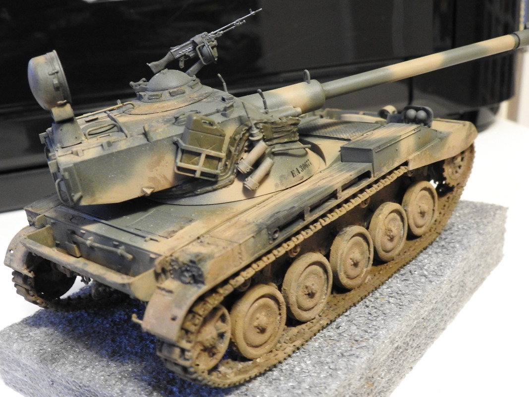 AMX-13 / 105 , takom 1/35 DSCN9747