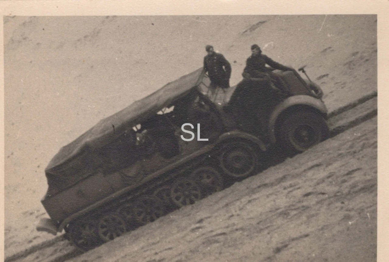 Foto Kradmelder Abteilung 8 Halbkettenfahrzeug Sd Kfz 9 Berlin (MBF 75)