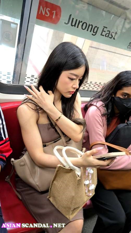 Singapore Sniping without upskirt