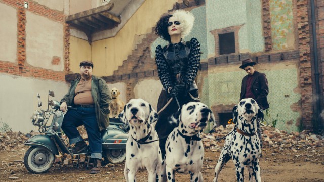 Penampilan Emma Stone yang memerankan Cruella
