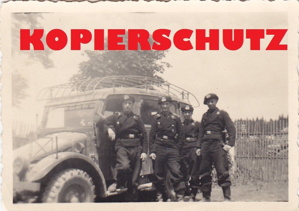 Funkkraftwagen ( Kfz. 19 ) mit großer Rahmenante