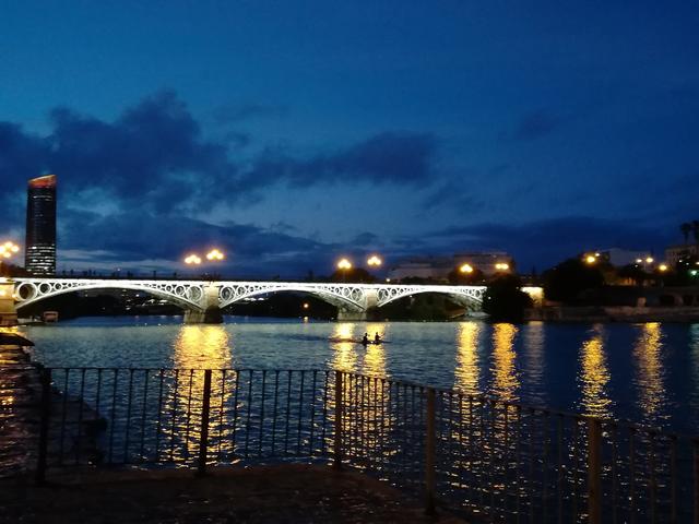 Día Dos: Sevilla Monumental y Triana. - Sevilla, bajo la lluvia de otoño (22)