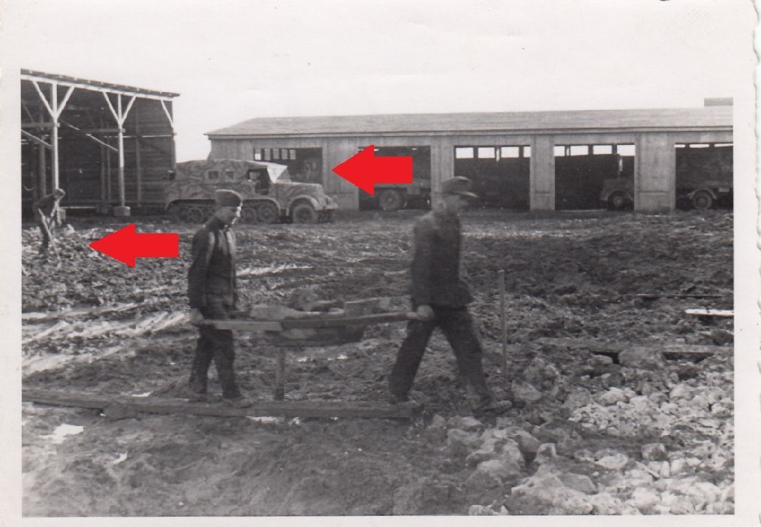 Foto Russland Die große Halbkette mit Tarnanstrich !