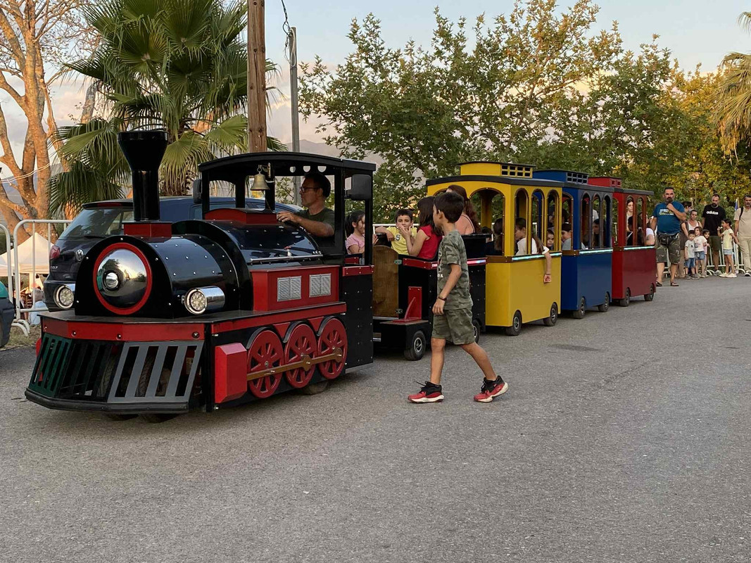 , Kalamata Pamisos River Action: &Omicron;&lambda;&omicron;&kappa;&lambda;&eta;&rho;ώ&nu;&omicron;&nu;&tau;&alpha;&iota; &omicron;&iota; &delta;&iota;ή&mu;&epsilon;&rho;&epsilon;&sigmaf; &delta;&rho;ά&sigma;&epsilon;&iota;&sigmaf; &mu;&epsilon; &sigma;&upsilon;&nu;&alpha;&upsilon;&lambda;ί&alpha; &alpha;&pi;ό &tau;&omicron;&upsilon;&sigmaf; &laquo;&Alpha;&kappa;&rho;&omicron;&beta;ά&tau;&epsilon;&sigmaf;&raquo; &kappa;&alpha;&iota; &tau;&omicron;&nu; &laquo;&Epsilon;&iota;&sigma;&alpha;&gamma;&gamma;&epsilon;&lambda;έ&alpha;&raquo;