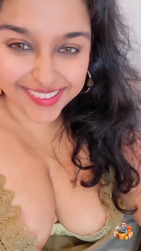 desi lady huge boobs and cleavage in yellow costume.mp4_snapshot_00.11.846