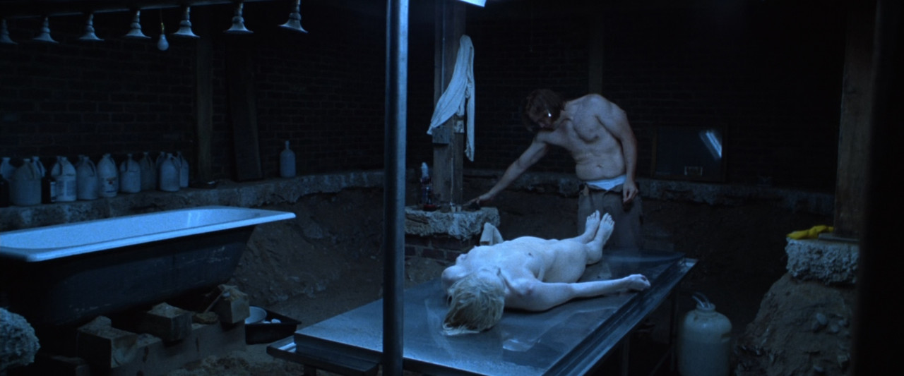 The Cell (2000) DC.mkv_snapshot_00.14.59_[2018.02.17_23.01.22]