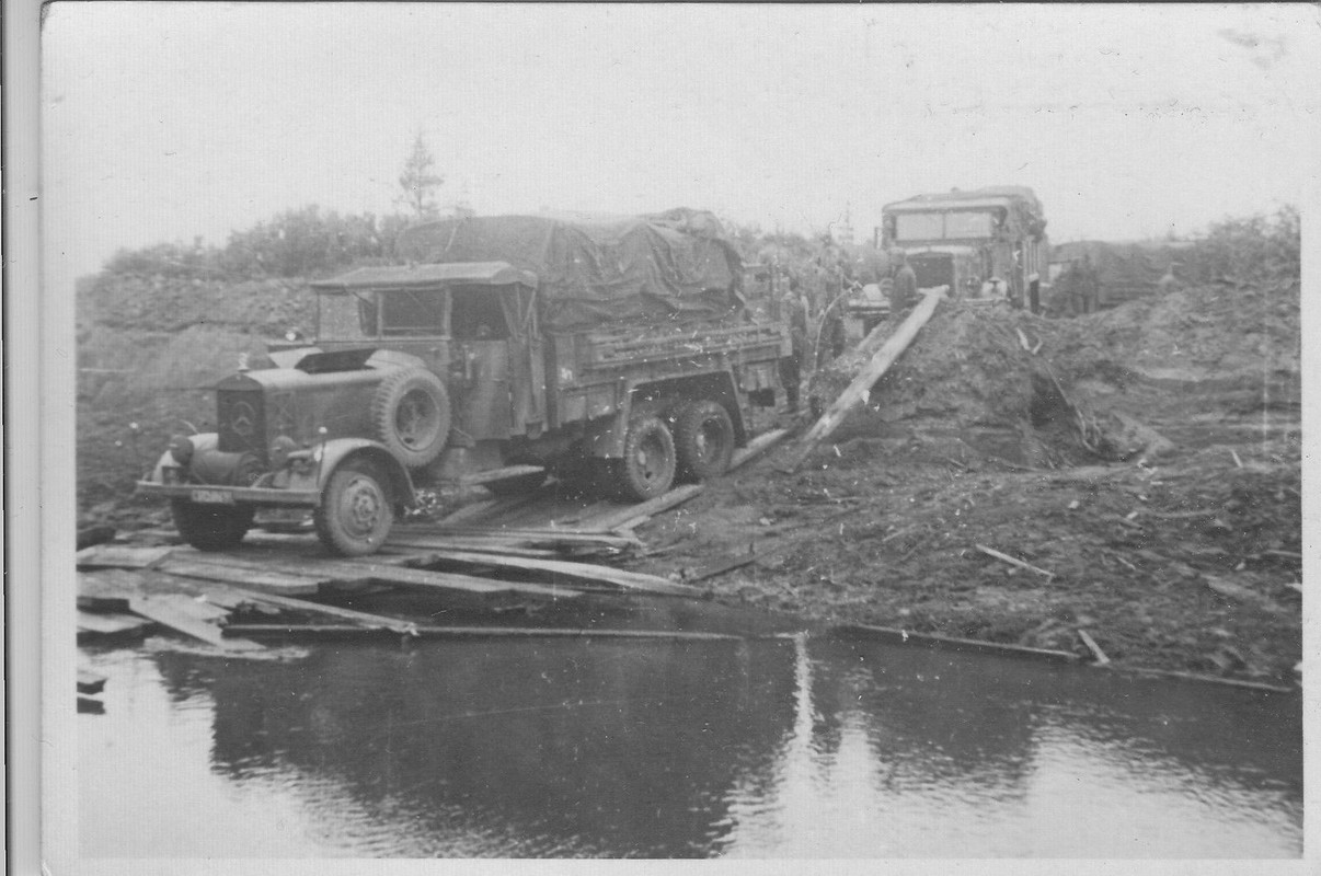 Wehrmacht schwerer Diesel Mercedes LKW Flußqueru