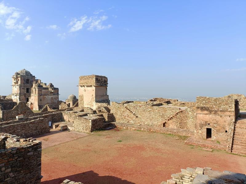 https://i.postimg.cc/FzPQs2vD/Chittorgarh-(6).jpg