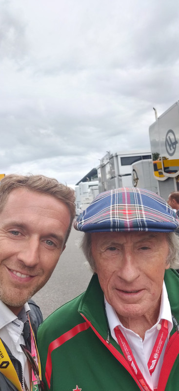 97E88334-9713-4809-B13B-4689F4D14688