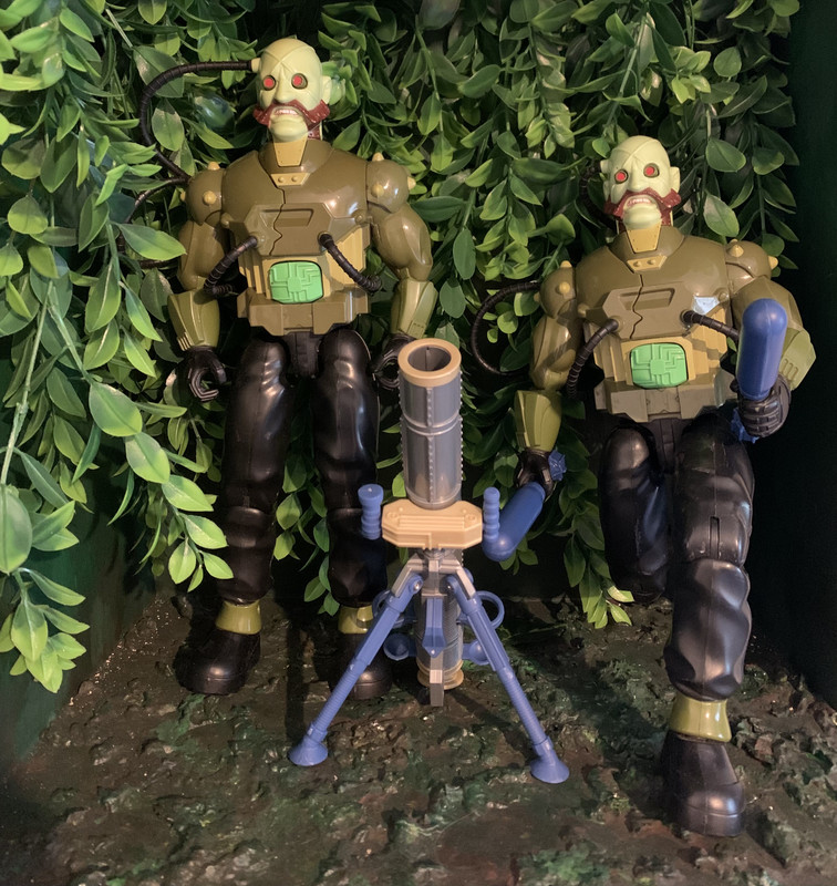 Green Robot ready and waiting to use his Mortar. 86-CF493-D-05-AE-4-BCC-981-D-6-DE3772081-D6