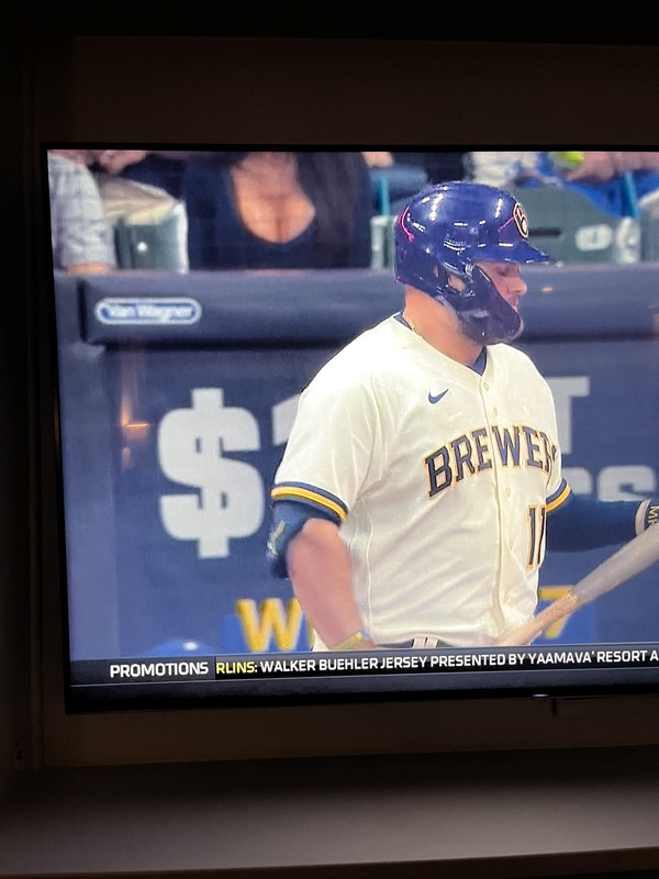 11B9F1A3-4F44-4EF2-873E-8BB442288C27