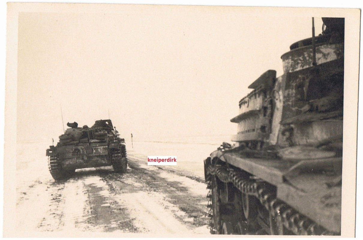 Sturmgeschütz III Panzer ahrt zum Gefecht im Kes