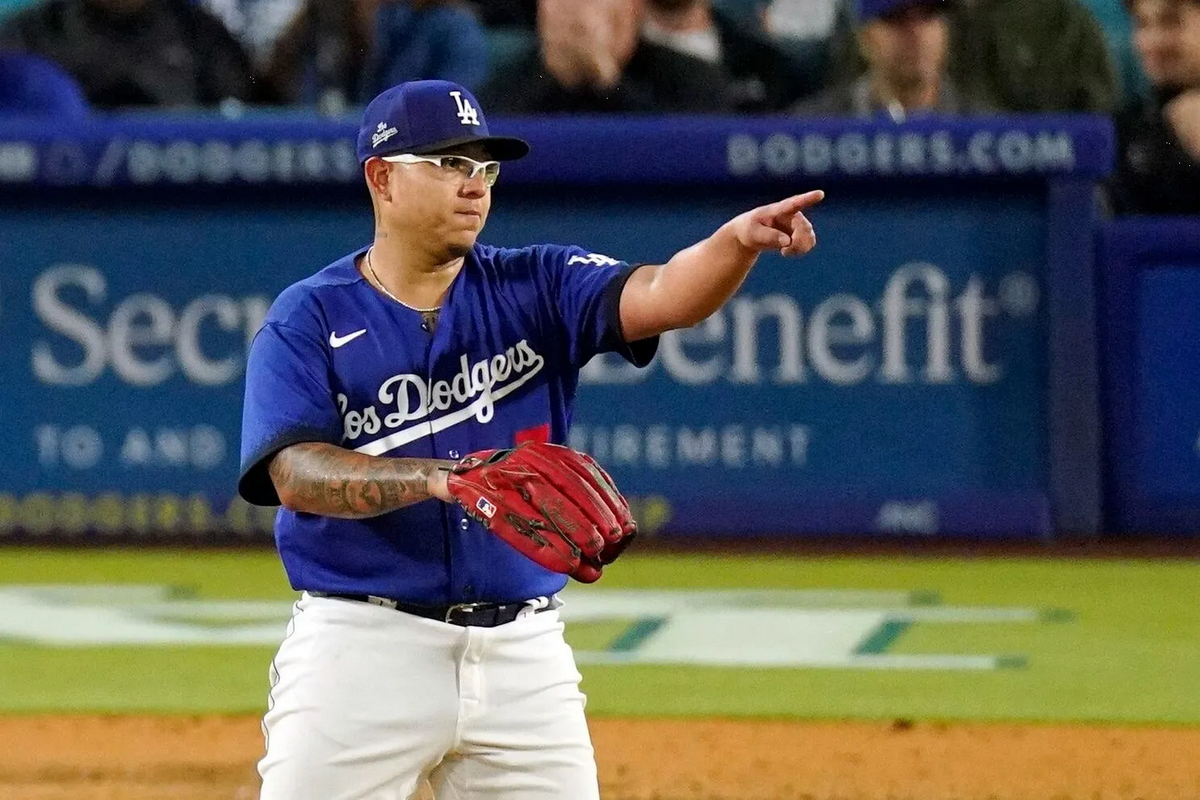 Julio Urías se luce atrapando un batazo y volviendo a brillar con los Dodgers