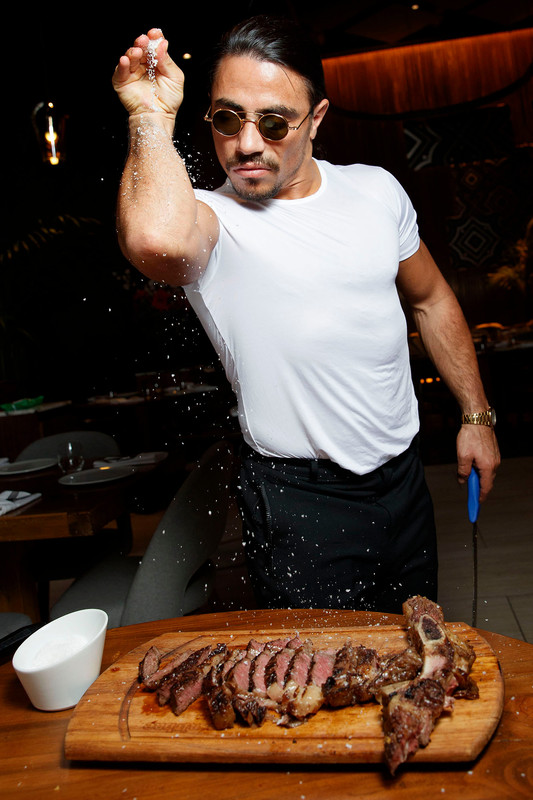 saltbae_salt1a