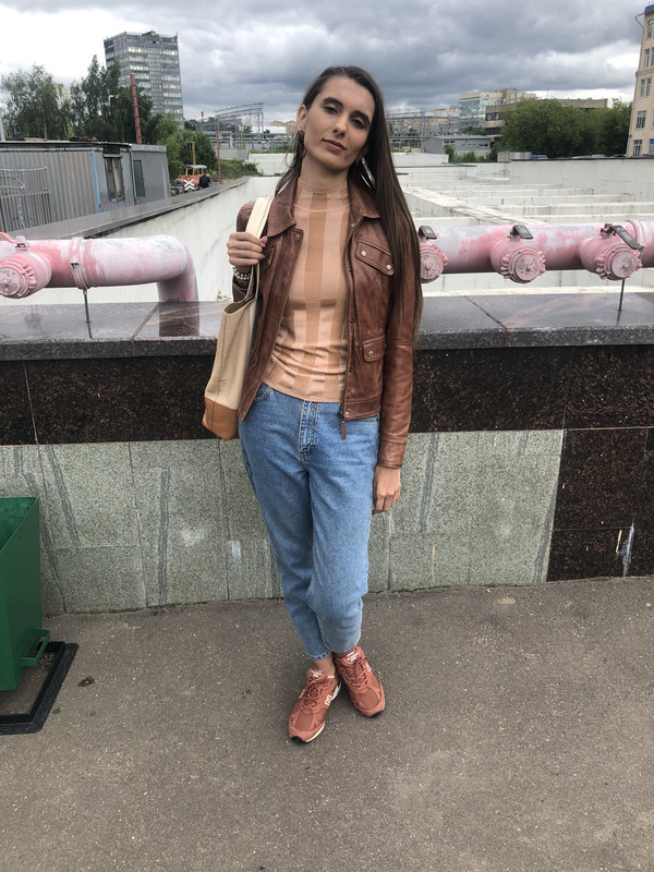 FABAFD89-F95F-4B68-ADF9-4AE187CE6F20