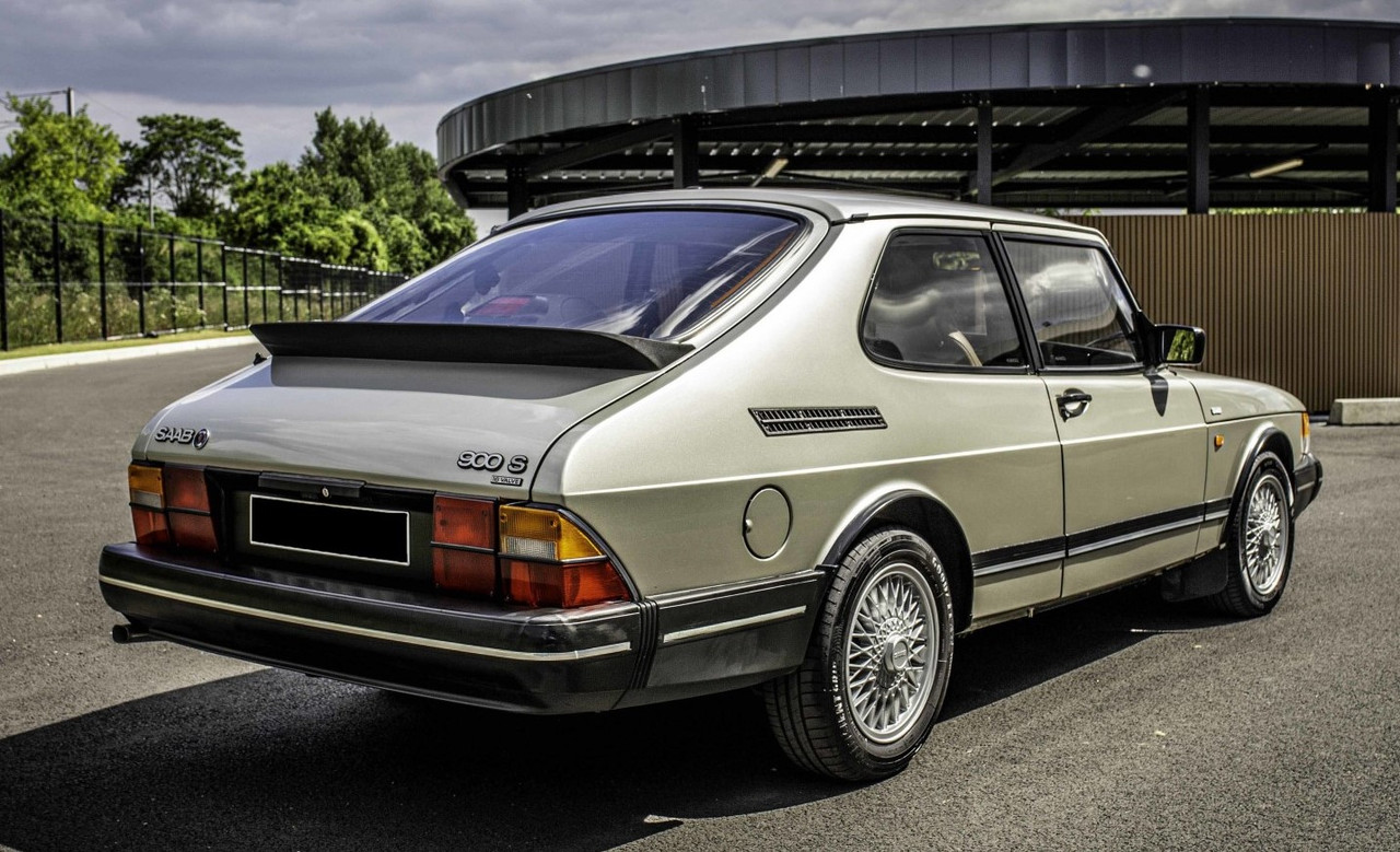 SAAB-900S