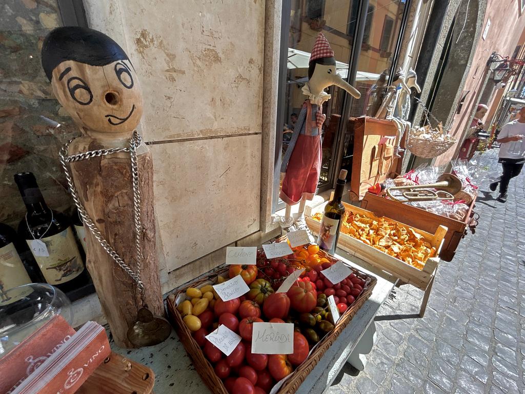 Жаркий сентябрь на побережье Тирренского моря.