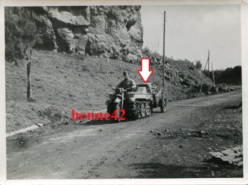 Foto Fallschirmjäger auf Kettenkrad Sd.Kfz. 2 Landekopf Anzio Ne