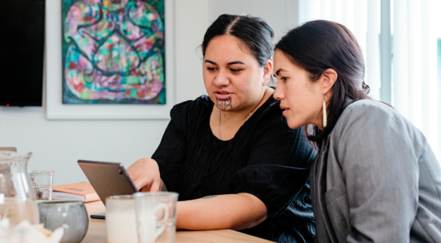 https://i.postimg.cc/FzYc1ZWS/6633346d8b42bc9b2d21b554-Woman-working-together.png