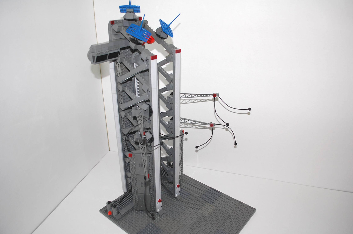 Lanzadera Challenger y torre de lanzamiento 11