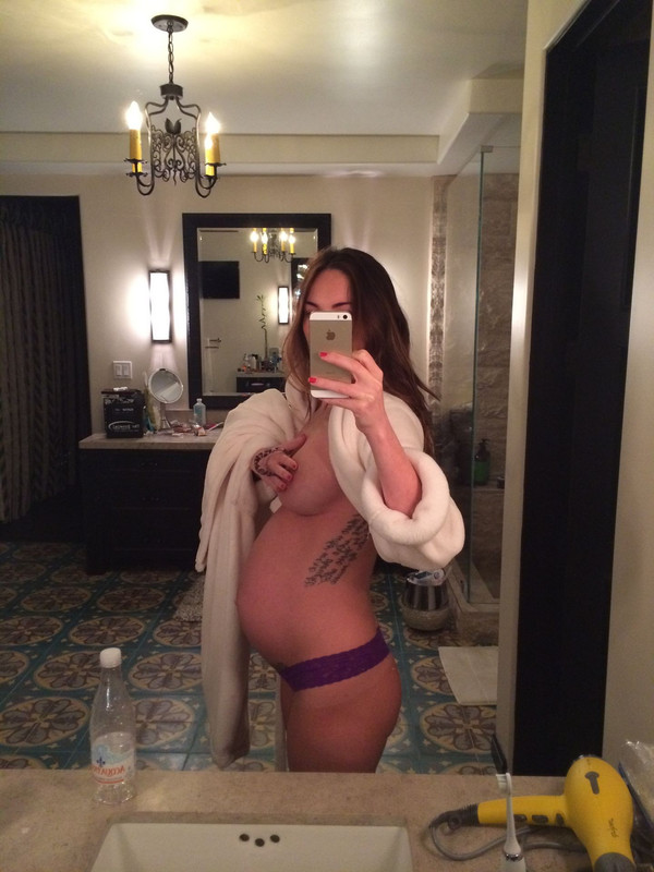 [Image: Megan-Fox-Nude-Pregnant-Leaked-6.jpg]