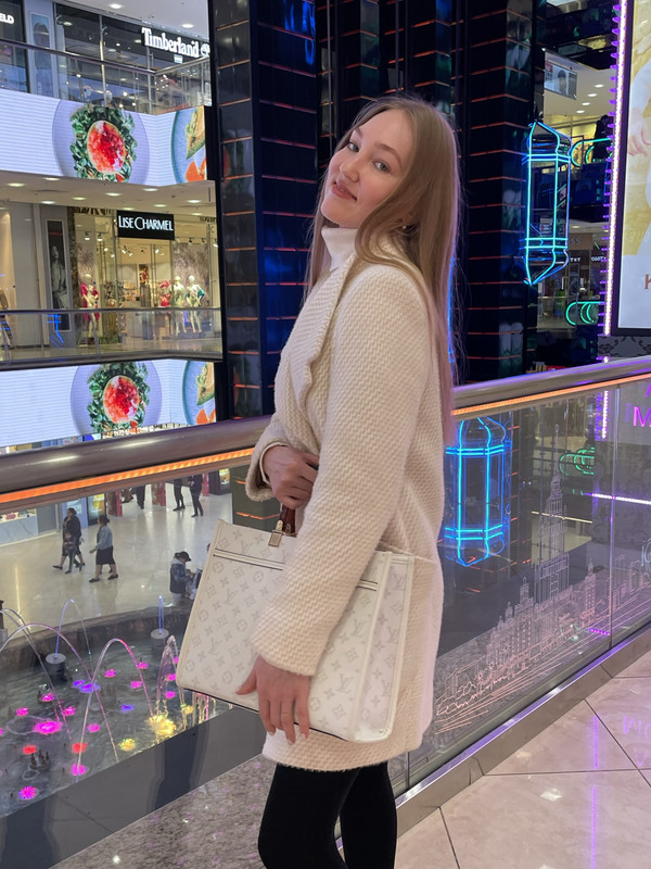 FC5549AA-8CCB-4CD0-8D8A-01C9BC551748