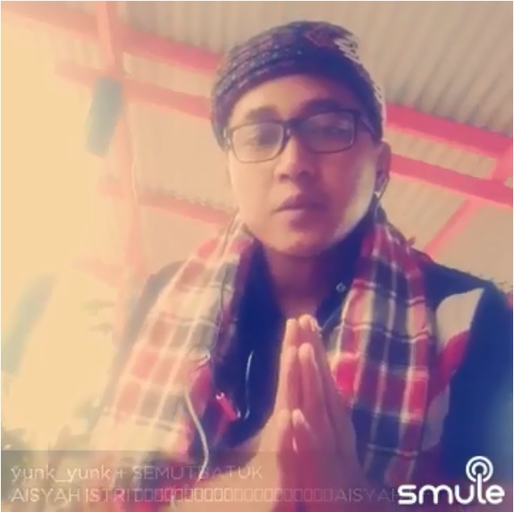 Teddy kembali karaoke