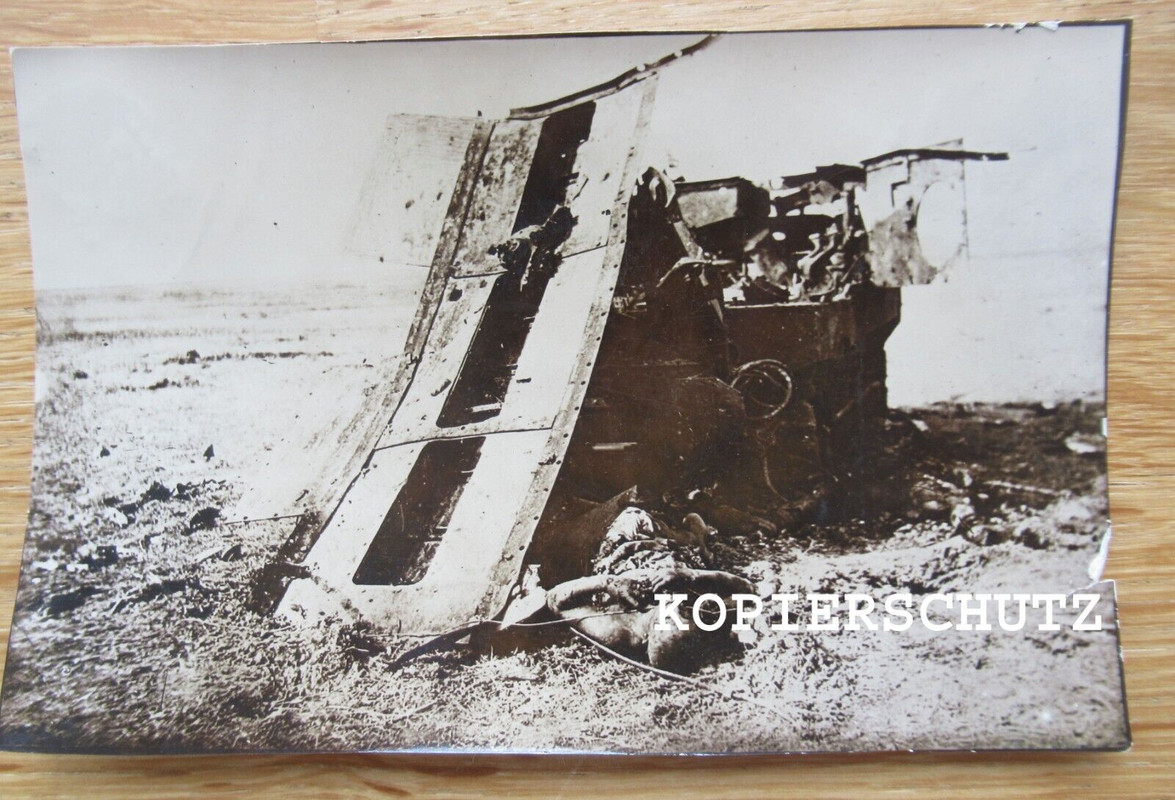 Foto zerschossener alliierter Panzer - Tank - Panzerkampfwagen - 1.WK - (25)