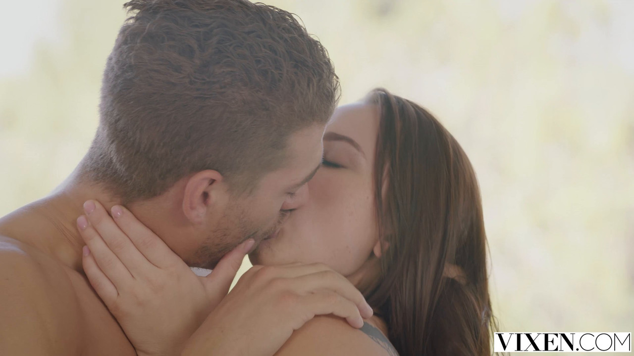 Aidra Fox - Bad Things - VIXEN.mp4.0002