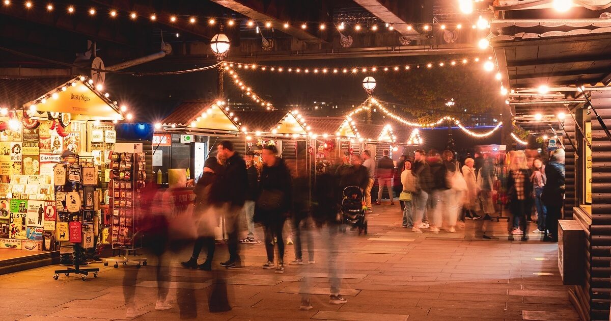 christmas-market-southbank-centre-lights-at-night
