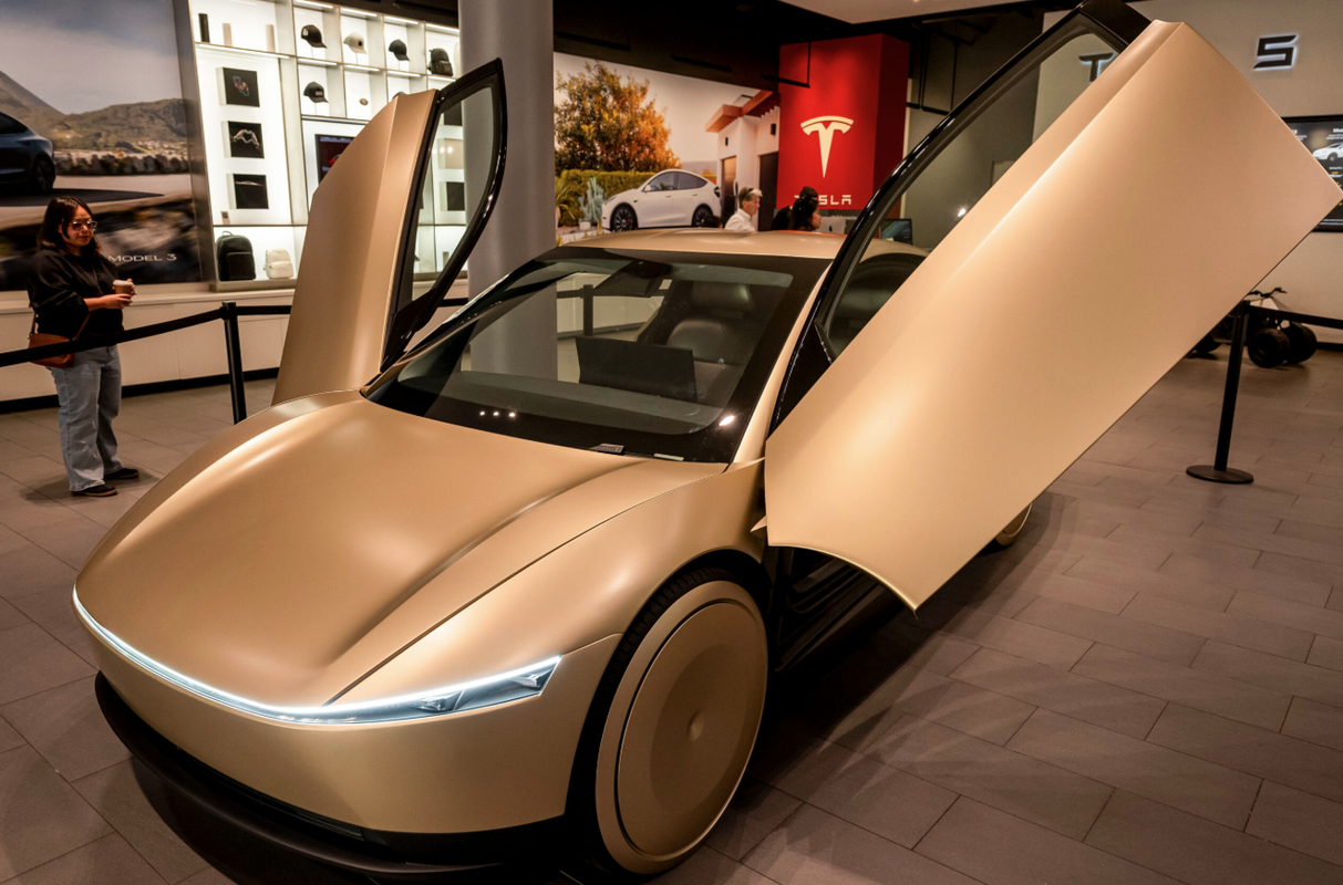 Tesla lanza su servicio de robotaxis en Austin con monitores de seguridad a bordo image.png