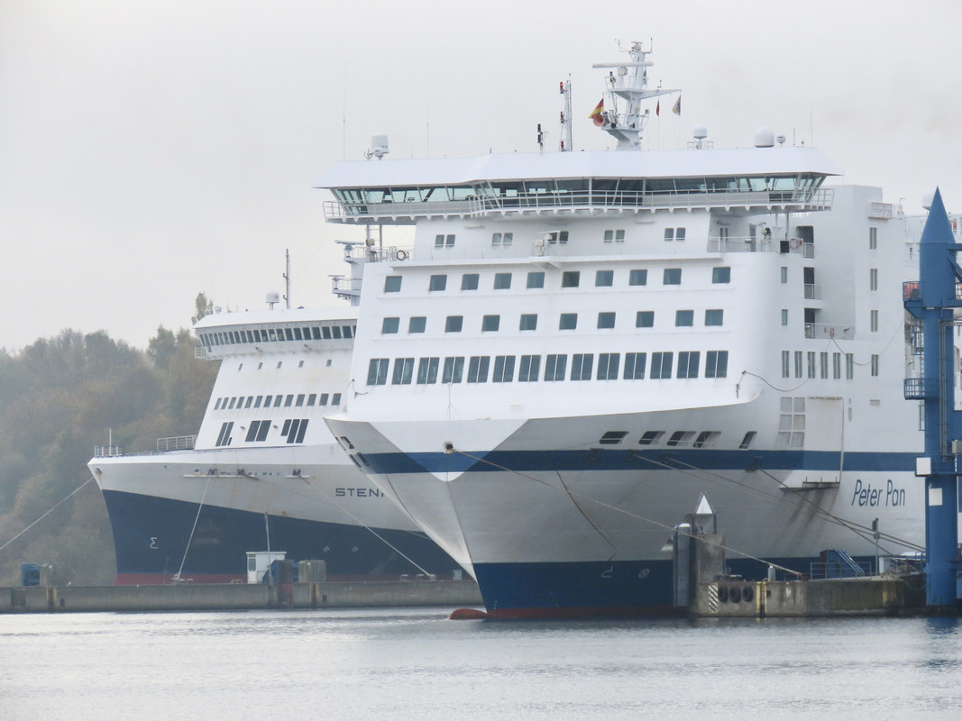 7367D347-C990-46FA-A521-E3D53E655C7F