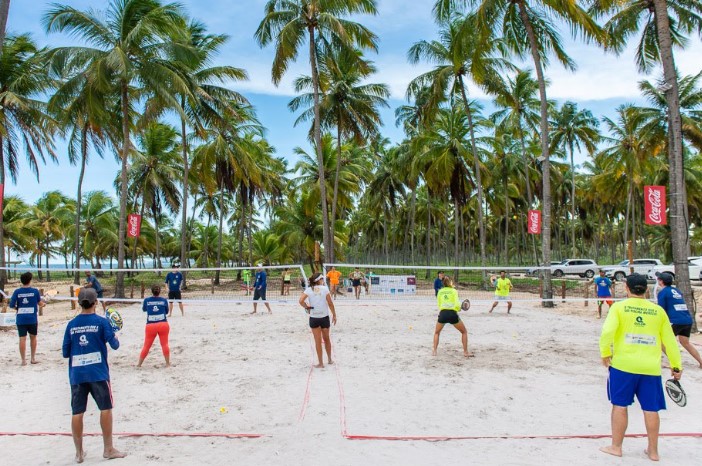 Área externa do Unique Paiva com paisagismo e integração com a natureza
