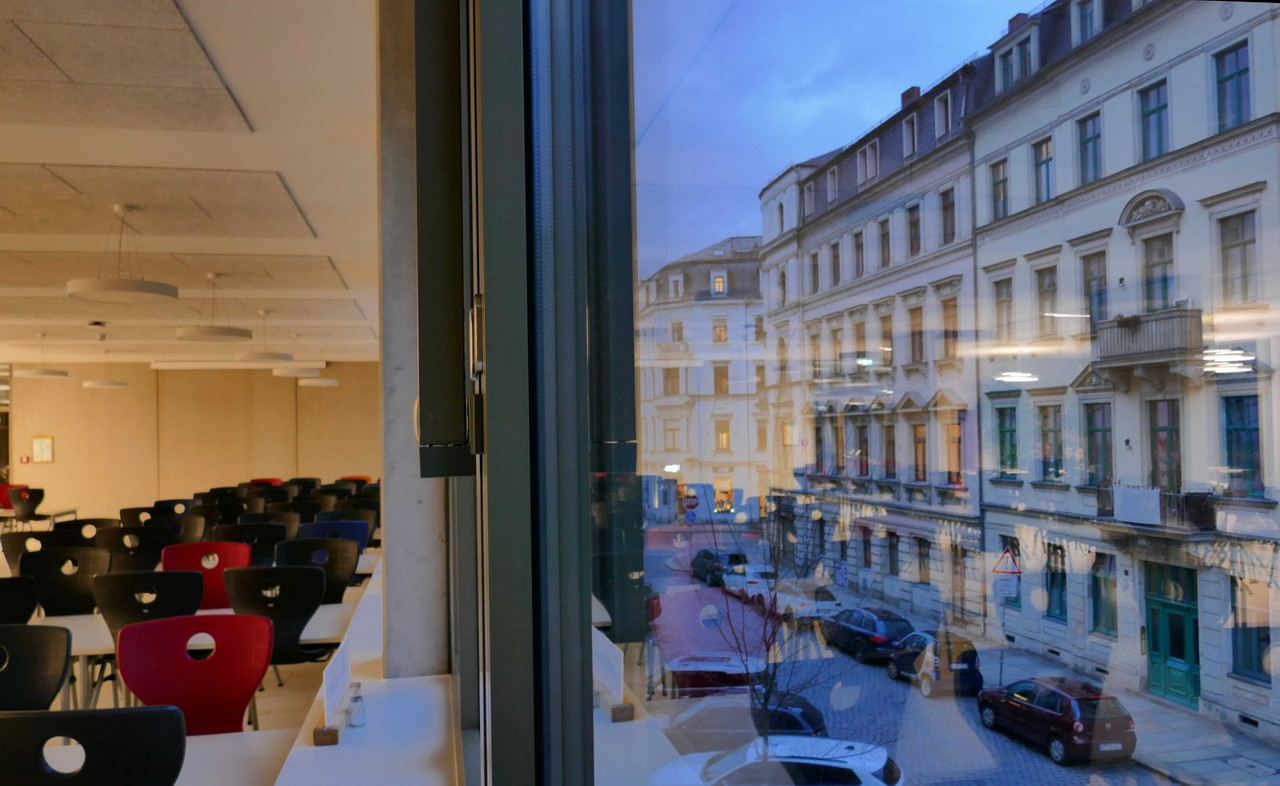 Bild: https://i.postimg.cc/FzqJX3V0/P1260192.jpg