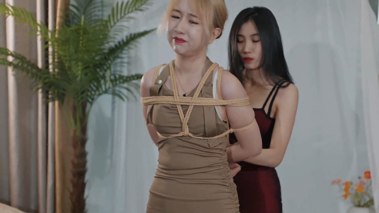 4K映像 新模特小白.mkv_20240911_130958.897