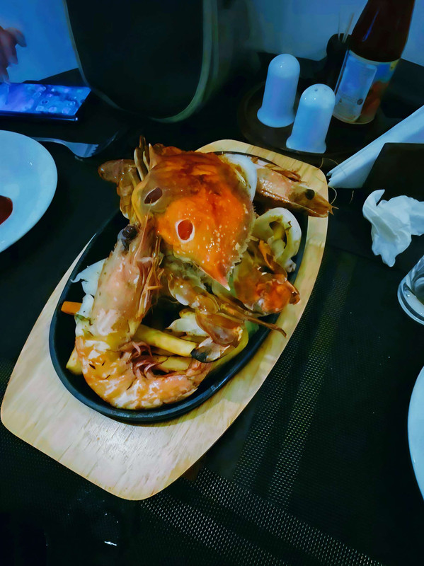 Fresh seafood platter at a restaurant in Negombo, Sri Lanka