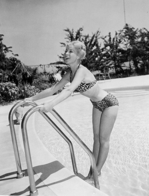 Barbara_Eden_b99