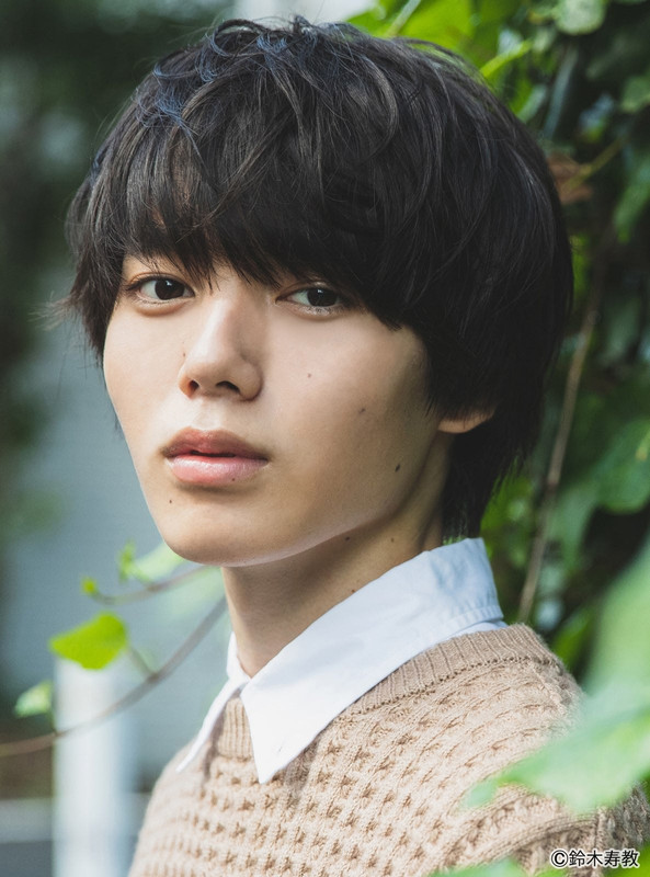Popular-Serizawa-Acts-Weird-Around-Me-3